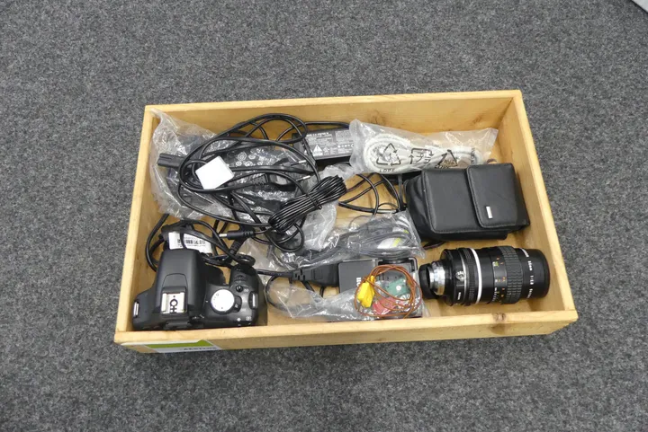 Canon EOS 500D mit Zubehör